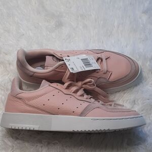 New adidas pink soft leather snickers K659